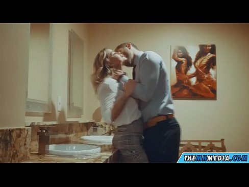 ❤️ Când o blondă cu sânii mari te seduce într-o toaletă publică ❤❌  at ro.mathem-1-class.ru ﹏